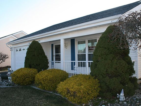 3rd image of 171 Buckingham Dr