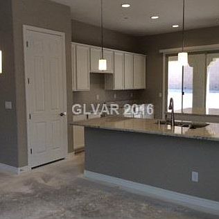 4th image of 529 Heritage Bridge Ave