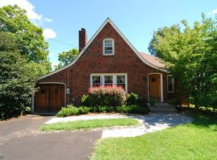 10 N Hillside Ave, Roxbury Township, NJ 07876