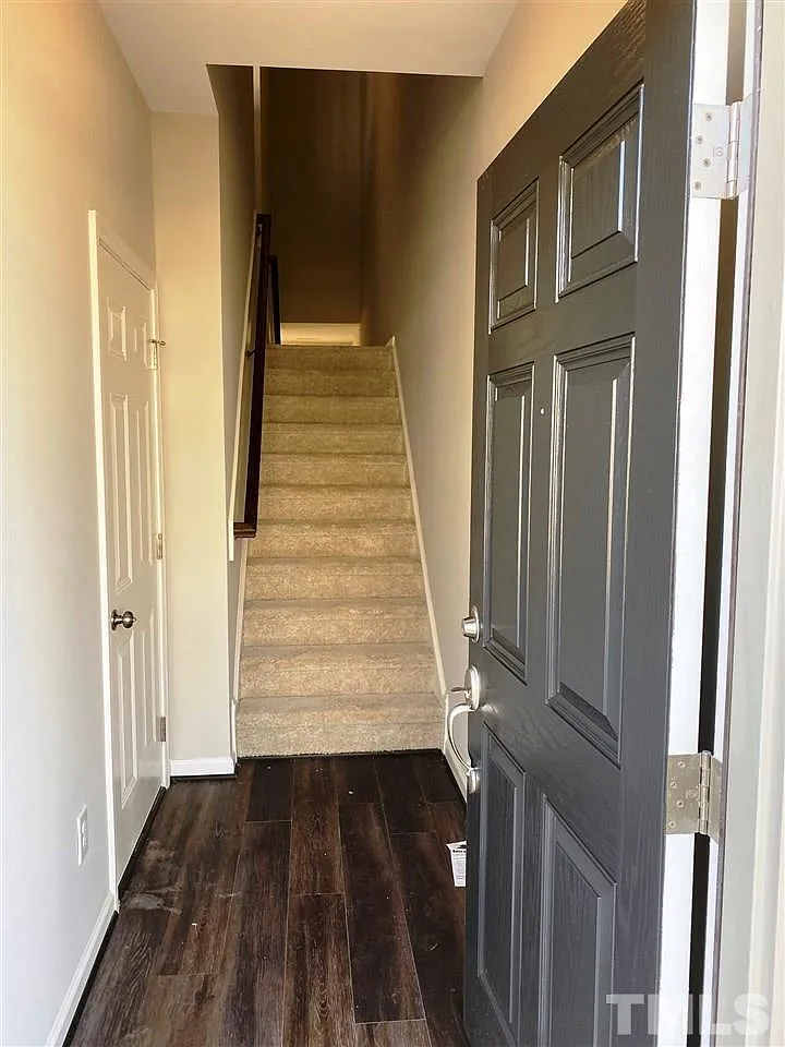 4 bed, 3.5 bath, 1972 sqft, $2,195 — Photo 3