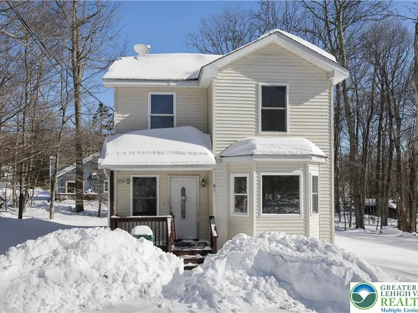 7020 Vista Dr, Tobyhanna, PA 18466