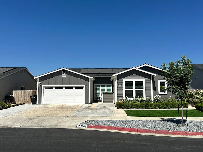 3803 N Santa Fe St — Photo 3