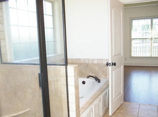 121 Brookwater Dr, Brunswick, GA 31525