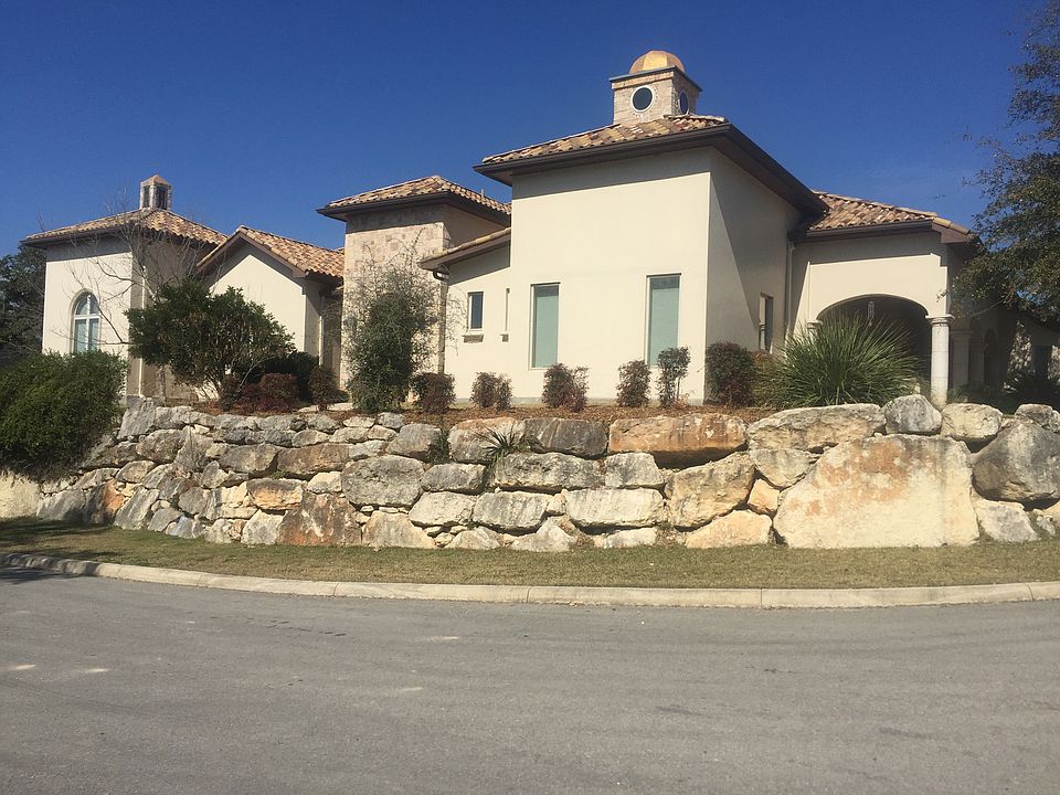1st image of 8 Dominion Dr Unit 141