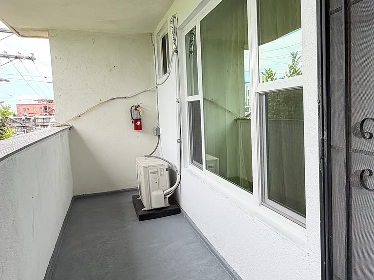 1161 N Hobart Blvd — Photo 22