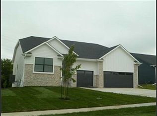 15011 Walnut Meadows Dr, Urbandale, IA 50323