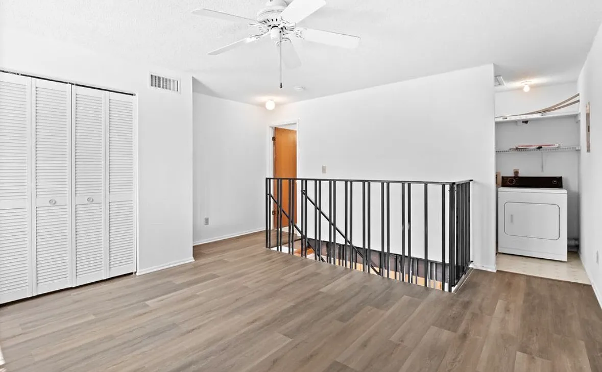 The Bluffs - 4616 Overlook Dr — Photo 2