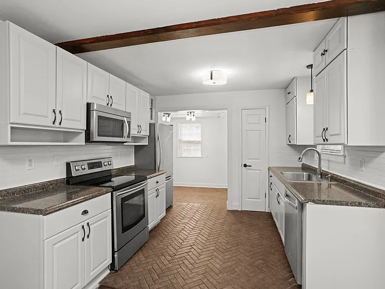 1001 Horseshoe Dr — Photo 9