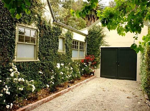 3rd image of 2228 Holly Dr