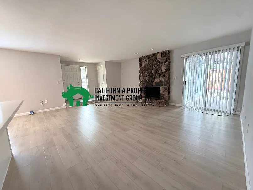 2 bed, 1200 sqft, $2,095 — Photo 4