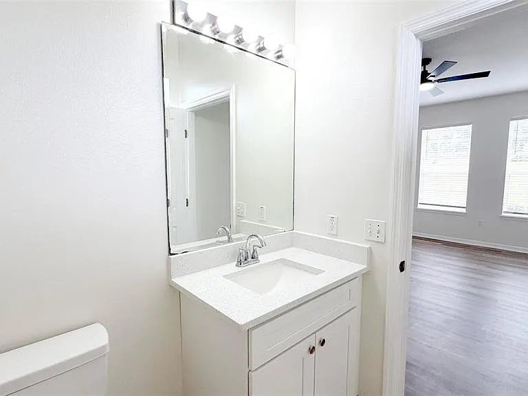 203 Madison Cir — Photo 19