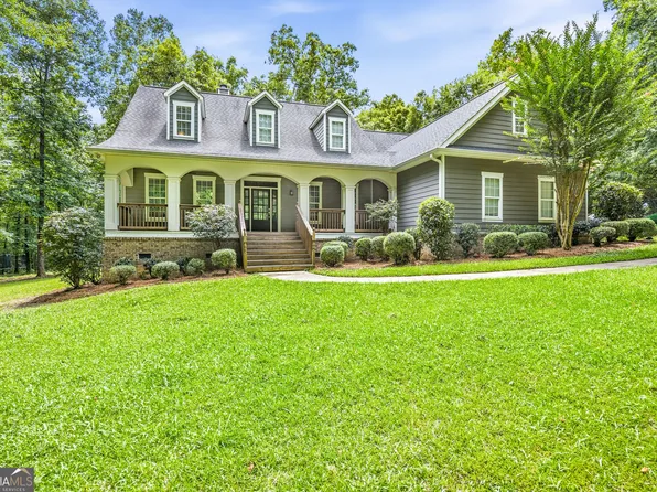 201 Manor Ct, Forsyth, GA 31029