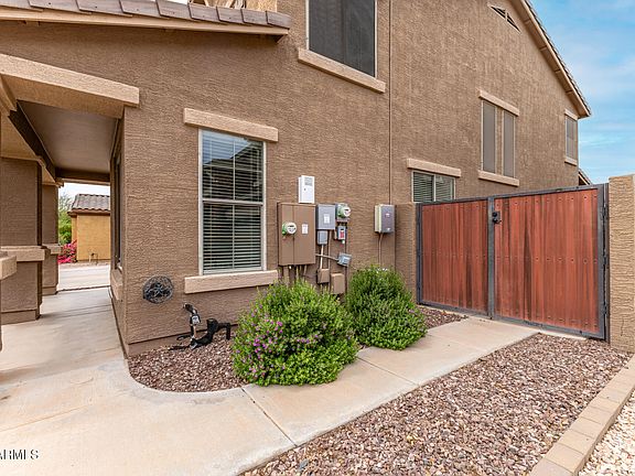3rd image of 4692 E FIRESTONE Drive