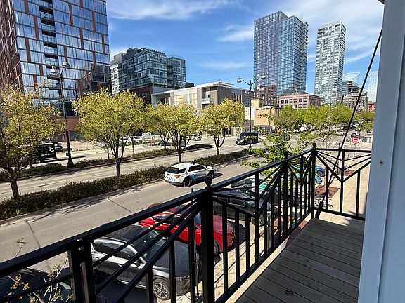 5th image of 1111 W Randolph St #2