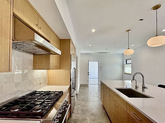 2nd image of 2203 22nd St #B