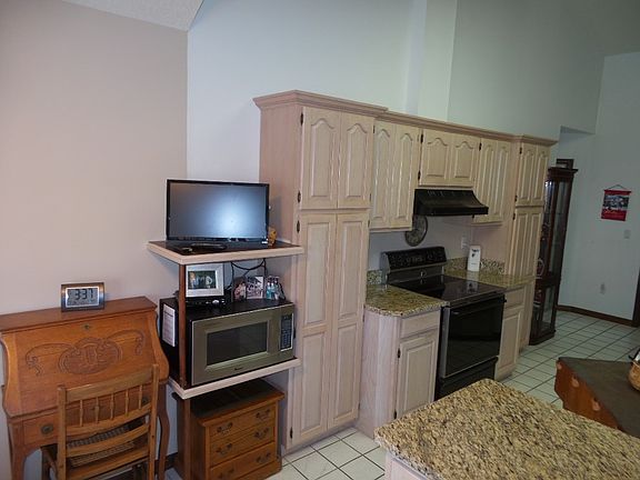 5th image of 117 Village Del Lago Ln