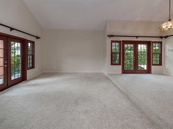5th image of 10068 Riverhead Dr