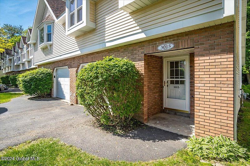 2nd image of 3015 Squire Boulevard