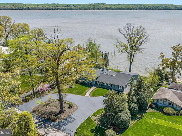5801 River Dr, Lorton, VA 22079