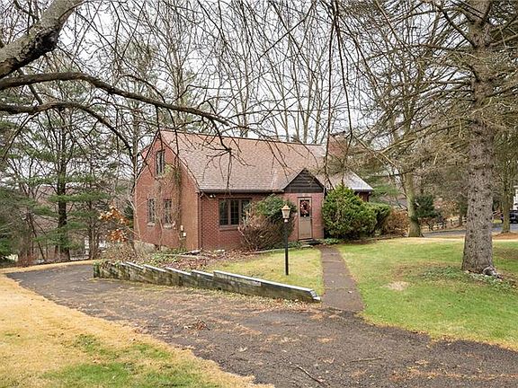 2nd image of 101 High Oak Dr