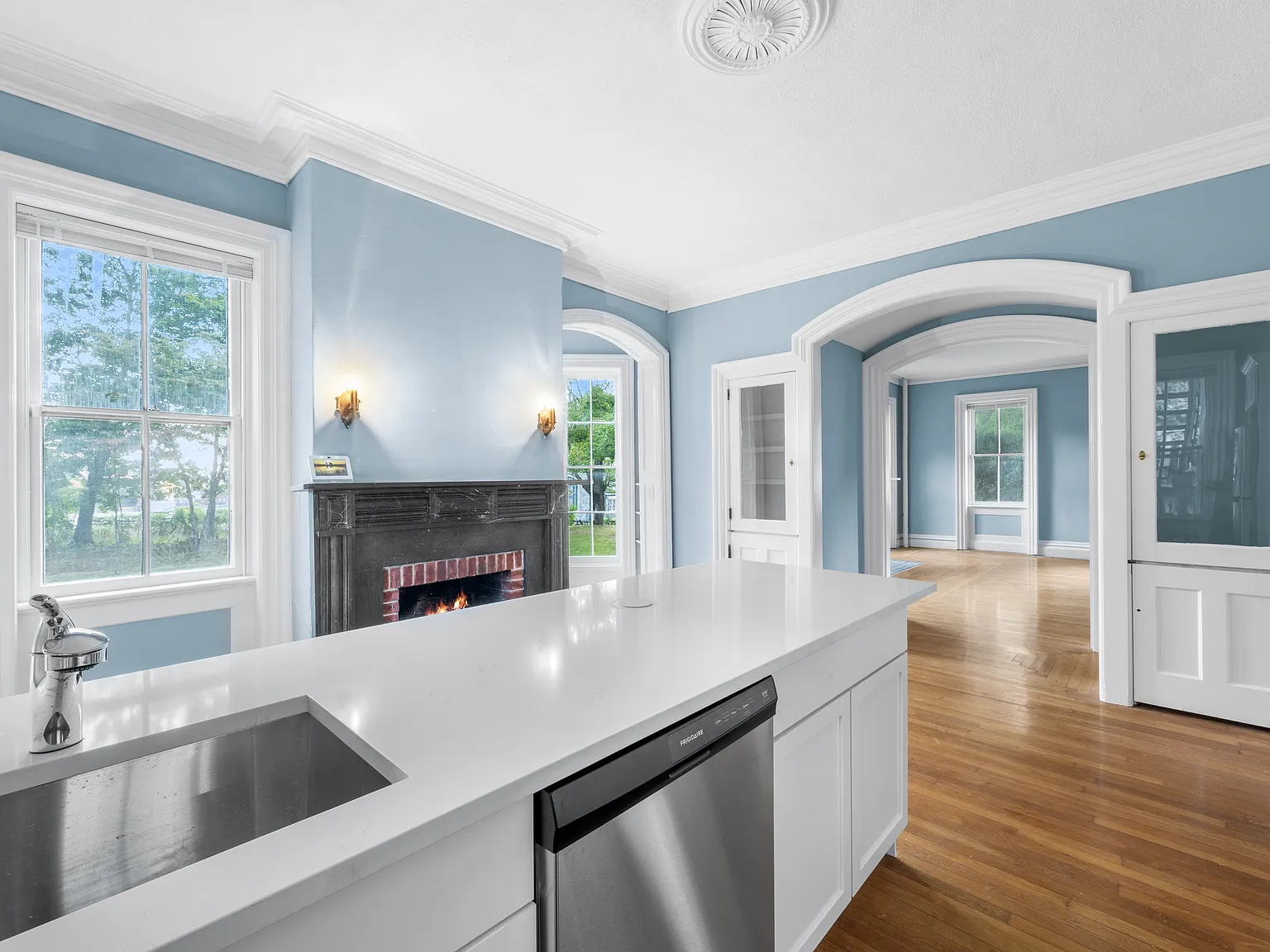 2 bed, 1870 sqft, $2,650 — Photo 3