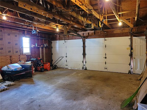 4th image of 729 Granbakken Way