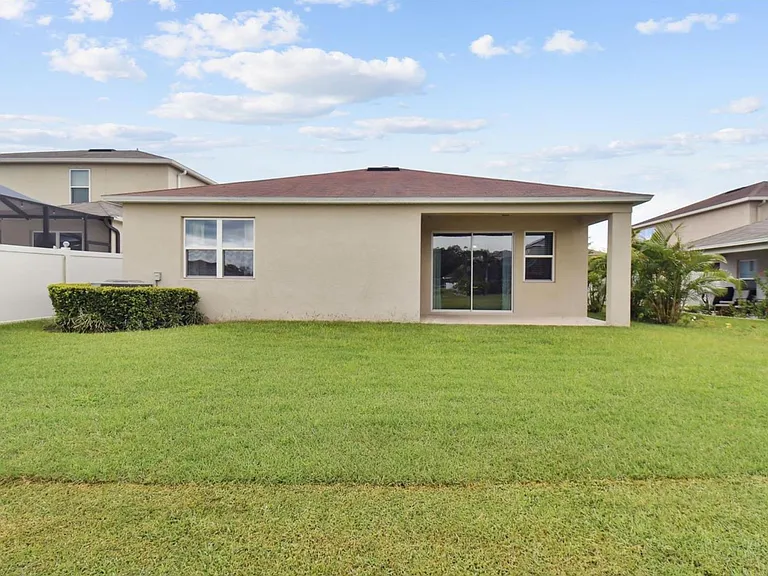 10606 Laguna Plains Dr — Photo 32