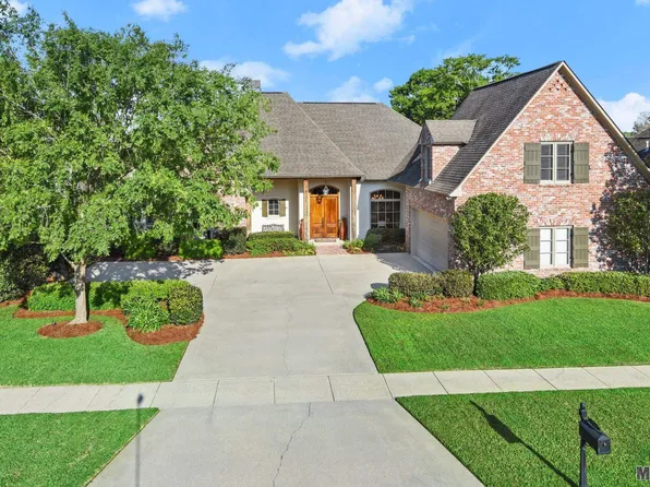 17754 Pecan Shadows Dr, Baton Rouge, LA 70810