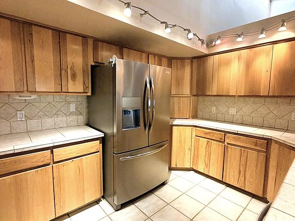 3rd image of 2205 Zuni Dr