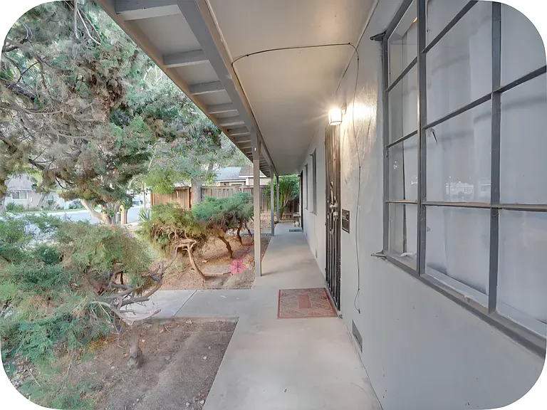 409 W Race Ave — Photo 2
