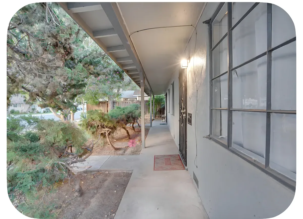 Building Photo - 409 W Race Ave