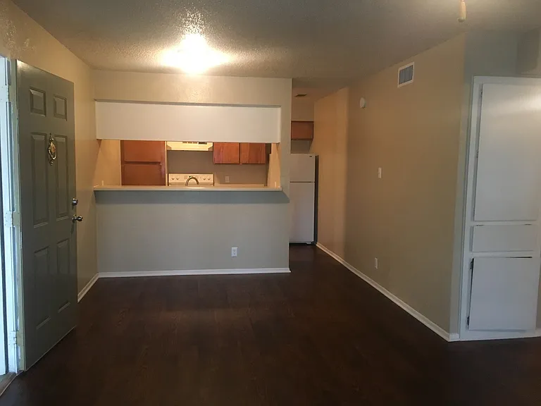 1500 Northwest Blvd — Photo 3