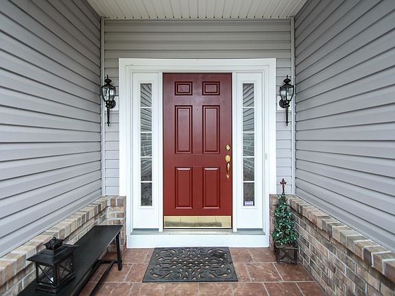 3rd image of 66 Foxtail Ln