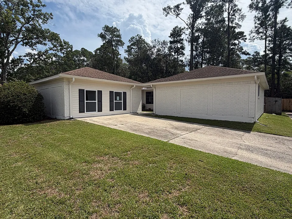 325 Drury Ln