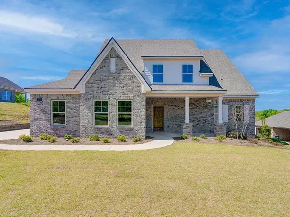 33 Riverhills Dr, Tallassee, AL 36078