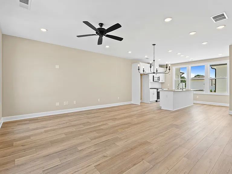 422 Trumpeter St #1 — Photo 2