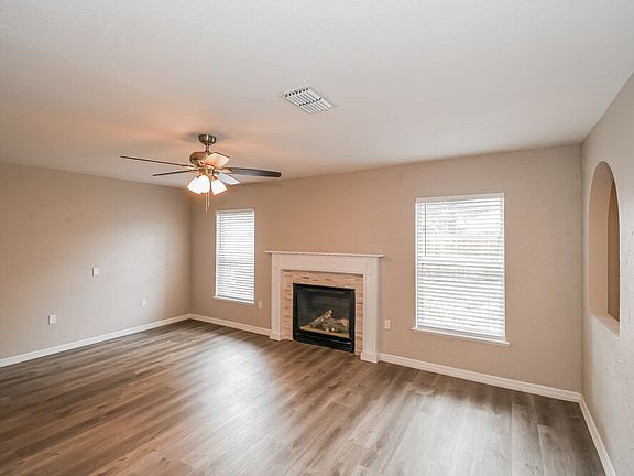 4th image of 11099 Lord Taylor Dr