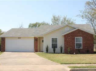 1010 S D St, Rogers, AR 72756