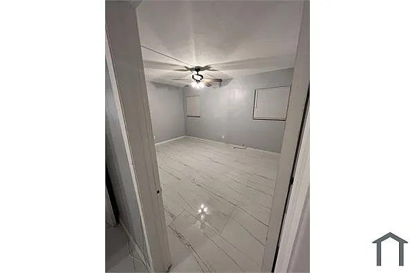 Building Photo - 3000 NW 43rd Ter #106