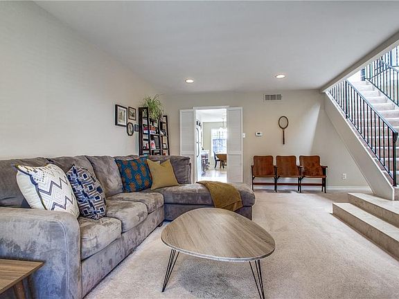 5th image of 1616 Villanova Dr