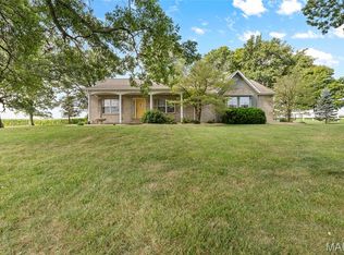 7832 Zenk Rd, Troy, IL 62294