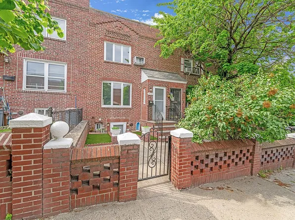 2008 28th St, Astoria, NY 11105