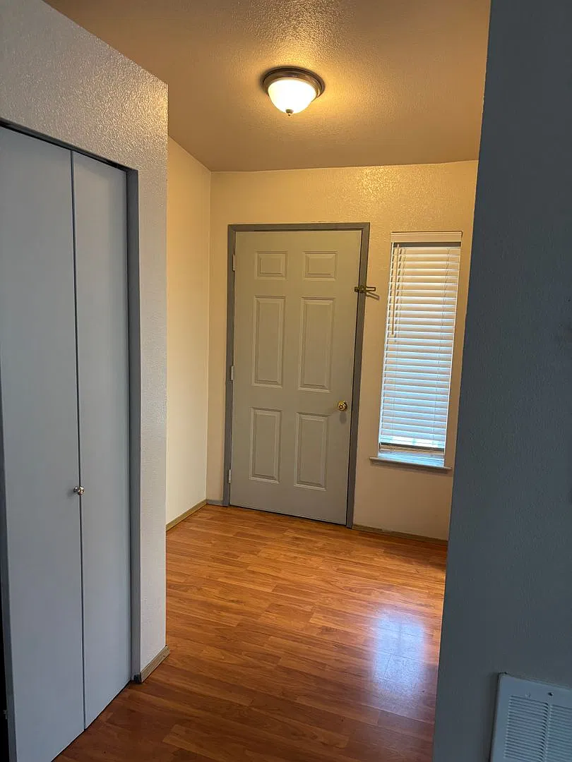 11426 duplex — Photo 3