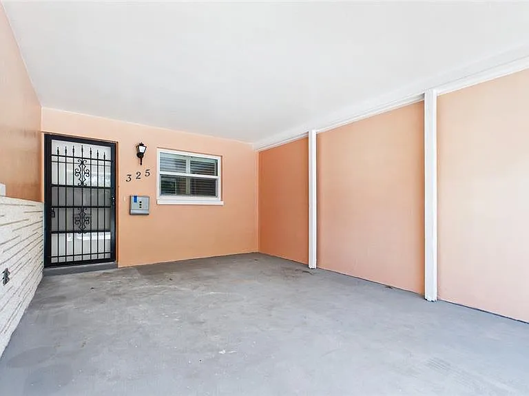 325 Sky Loch Dr W — Photo 5