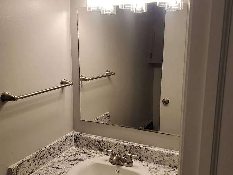 Stratford East Apartments — Photo 85