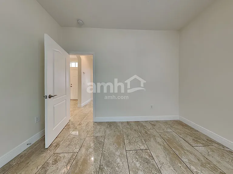 802 Lesa Glen Pl — Photo 15
