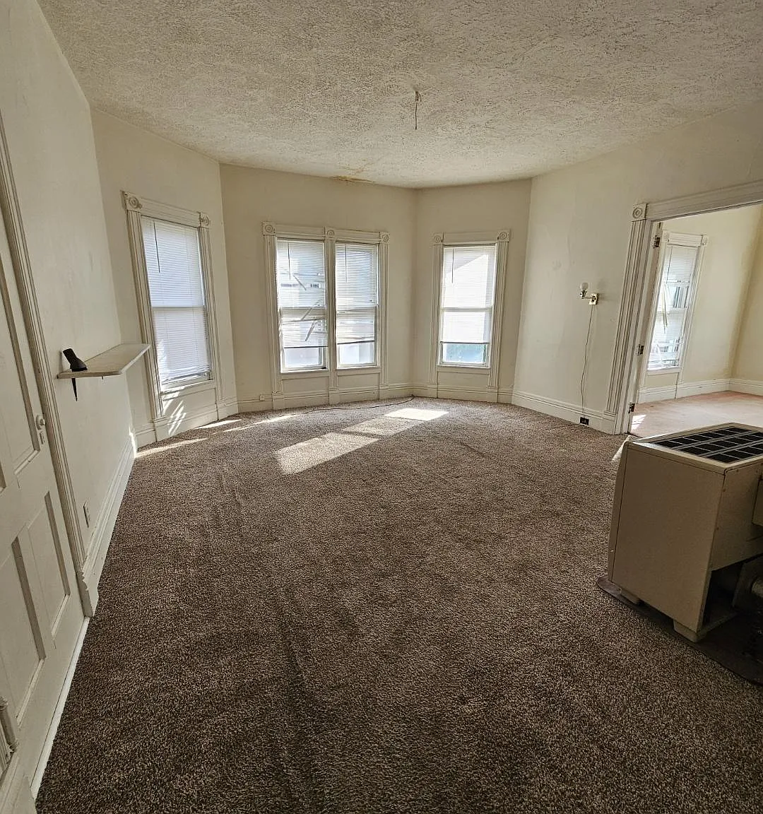 1 bed, $755 — Photo 2