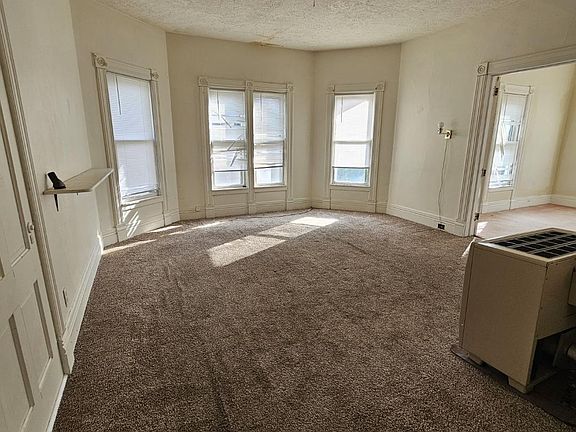 2nd image of 14 Franklin St #B