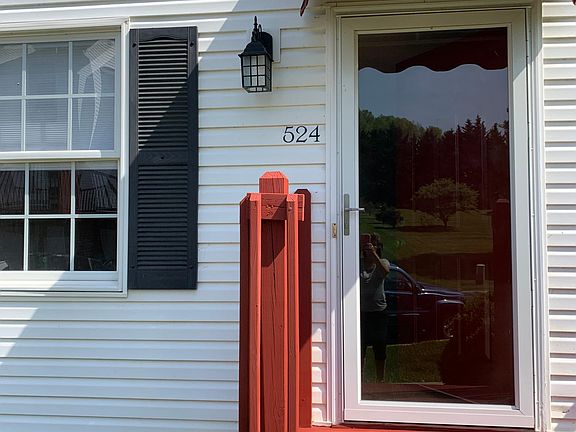 3rd image of 524 Beaverview Dr