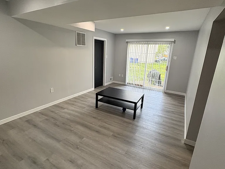1200 Marshall Ln — Photo 6